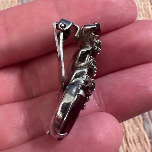 Weiss Red Rhinestone Vintage Clip on Silver-tone Earrings/Ear Bobs - Picture 5 of 9